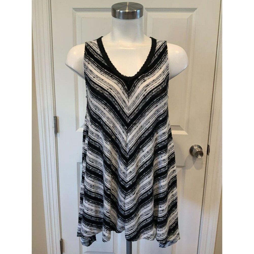 Meadow Rue Anthropologie Black & White Striped V-Neck Tank Top, Size Small, NWT!